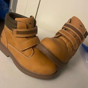 Deerstags Kids Size 4 Boots